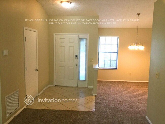 8005 Weather Vane Dr in Jacksonville, FL - Foto de edificio - Building Photo