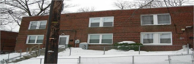 2806 Pomeroy Rd SE in Washington, DC - Building Photo - Building Photo