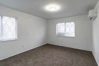 Carriage Park Apartments - Dearborn Heights, MI in Dearborn Heights, MI - Building Photo - Interior Photo