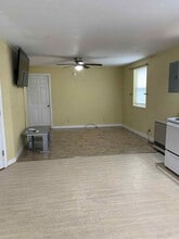 851 Western Ave, Unit Apartment 1 in Hampden, ME - Building Photo - Building Photo