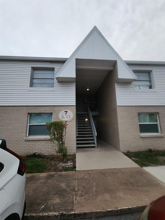 property at 7210 N Manhattan Ave