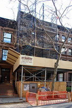 121 W 69th St in New York, NY - Building Photo - Building Photo