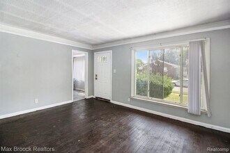 22510 Frisbee St in Detroit, MI - Building Photo - Building Photo
