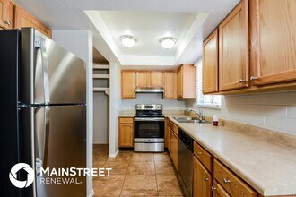 7627 E 42nd St in Tucson, AZ - Foto de edificio - Building Photo