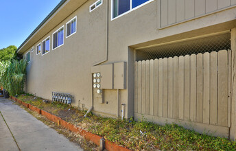 326 Central Ave in Salinas, CA - Foto de edificio - Building Photo