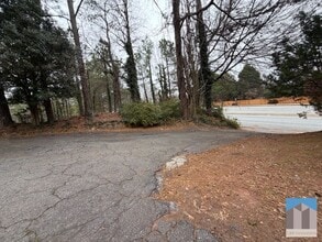 1252 Lawrenceville Suwanee Rd in Lawrenceville, GA - Foto de edificio - Building Photo