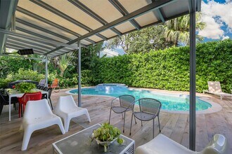 79 Shore Dr W in Miami, FL - Building Photo - Building Photo