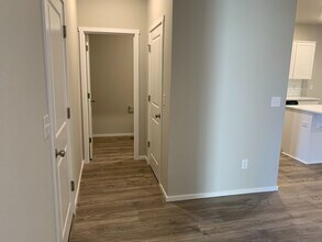 9452 N Chestnut St in Camas, WA - Building Photo - Building Photo