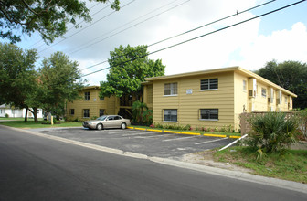 Kenwood Apartments in St. Petersburg, FL - Foto de edificio - Other