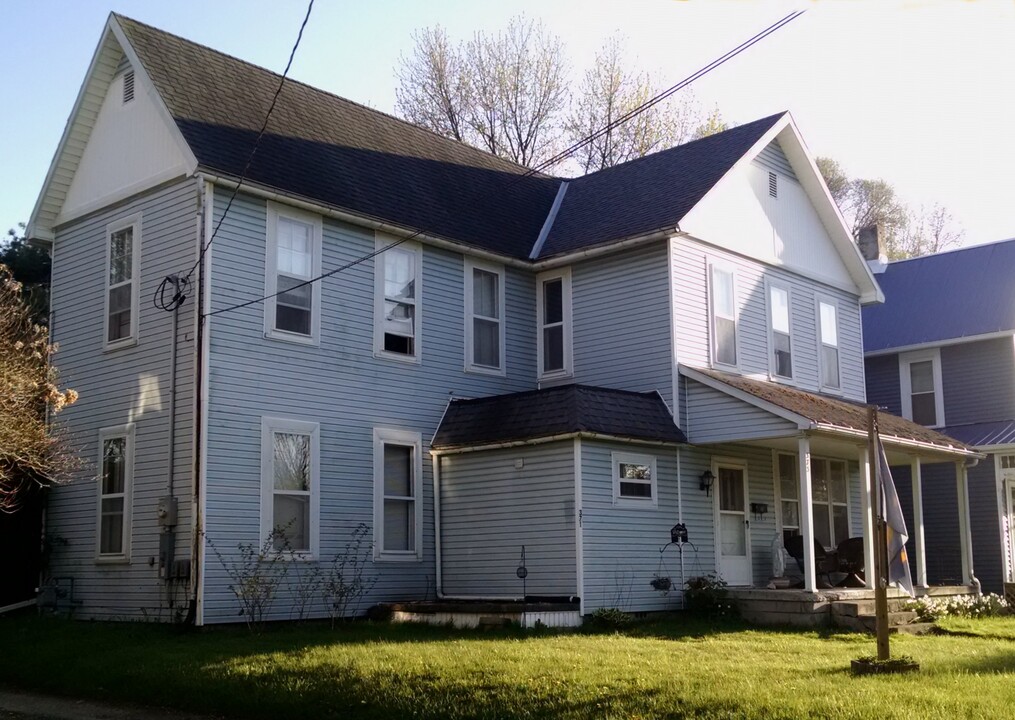 371 Grove Ave, Unit 371 in Galion, OH - Foto de edificio