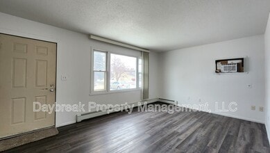 525 7th Ave E in West Fargo, ND - Building Photo - Building Photo