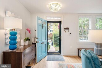 822 S Royal St in Alexandria, VA - Building Photo - Building Photo