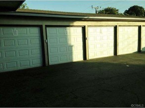 217 E Ivy Ave in Inglewood, CA - Foto de edificio - Building Photo