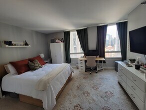 33 W Ontario St, Unit 14A in Chicago, IL - Building Photo - Building Photo