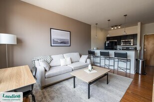 1820 E Broad St in Richmond, VA - Building Photo