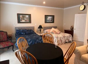 3709 Woodburn Dr in Greensboro, NC - Building Photo - Building Photo