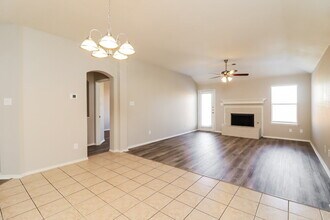 2904 Bourbon St in Fort Worth, TX - Building Photo - Building Photo
