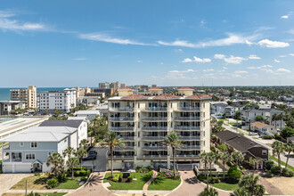 Beach Terraces in Jacksonville Beach, FL - Building Photo - Building Photo