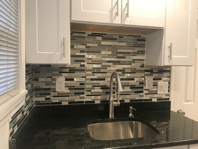 95A Beacon St, Unit 95A Beacon St in Somerville, MA - Building Photo - Building Photo