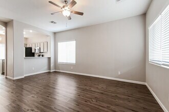 8172 W Ross Ave in Peoria, AZ - Building Photo - Building Photo
