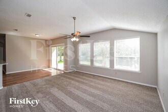 1080 Meadow Pointe Ct in Jacksonville, FL - Building Photo - Building Photo