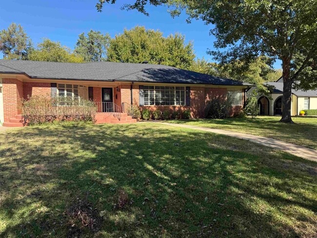 property at 2208 Avondale St