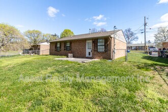 6121 Bill Murray Ln in Knoxville, TN - Building Photo - Building Photo