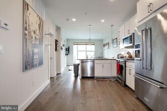 2337 Champlain St NW in Washington, DC - Foto de edificio - Building Photo