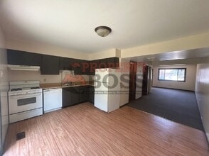 5796 Creekview Ct W in Portage, IN - Building Photo - Building Photo