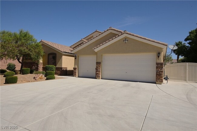 6064 W Alpine Estates Cir in Las Vegas, NV - Building Photo - Building Photo