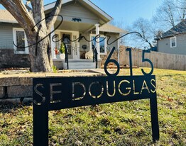 615 SE Douglas St in Lee's Summit, MO - Building Photo