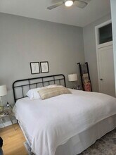 949 W Madison St, Unit 307 in Chicago, IL - Building Photo - Building Photo