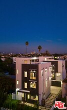 2034 S Curson Ave in Los Angeles, CA - Building Photo - Building Photo