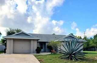 7 Blairton Ct in Palm Coast, FL - Building Photo