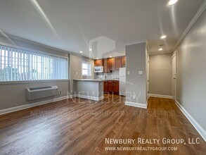 305 San Juan Dr in McKeesport, PA - Building Photo - Building Photo