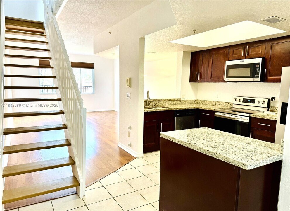 771 SW 148th Ave in Davie, FL - Building Photo
