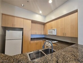 20 E Serene Ave, Unit 1C in Las Vegas, NV - Building Photo - Building Photo
