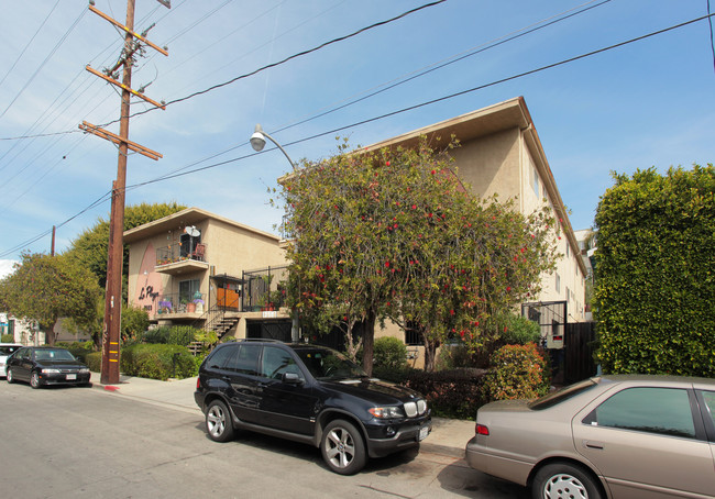 La Playa Apartments in Santa Monica, CA - Building Photo - Building Photo