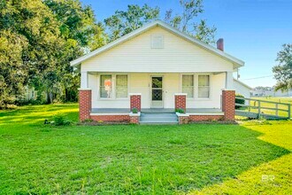 109 Armstrong Ave in Bay Minette, AL - Building Photo - Building Photo