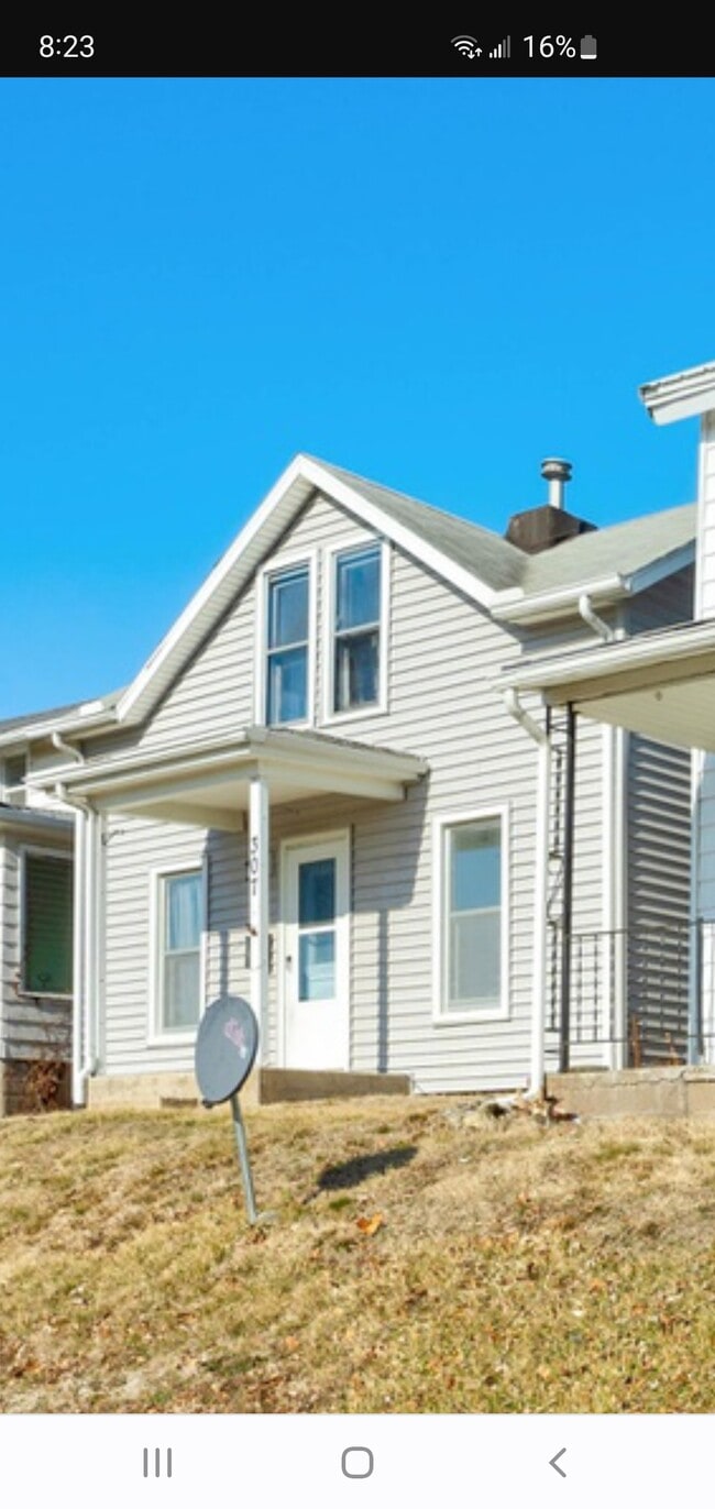 property at 307 W 7th St