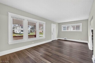 12912 Maplerow Ave in Garfield Heights, OH - Building Photo - Building Photo