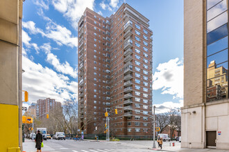 365 9Th Avenue in New York, NY - Building Photo - Building Photo