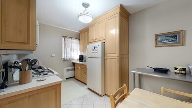 12 Sewall Ave, Unit 2 in Brookline, MA - Building Photo - Building Photo