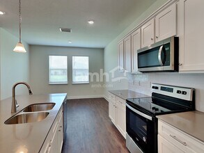 2611 Sunrise Lndg Lp in Tavares, FL - Building Photo - Building Photo