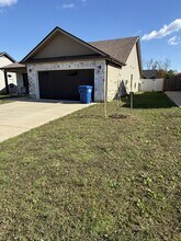 607 Hollow Crst in Clarksville, TN - Building Photo - Building Photo