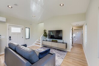 1654 York Dr in Vista, CA - Foto de edificio - Building Photo