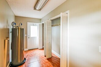 926 13th Ave N in Lake Worth Beach, FL - Building Photo - Building Photo