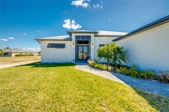 1531 NW 40th Pl in Cape Coral, FL - Building Photo - Building Photo