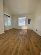 439 Wall St in North Bend, OR - Foto de edificio - Building Photo