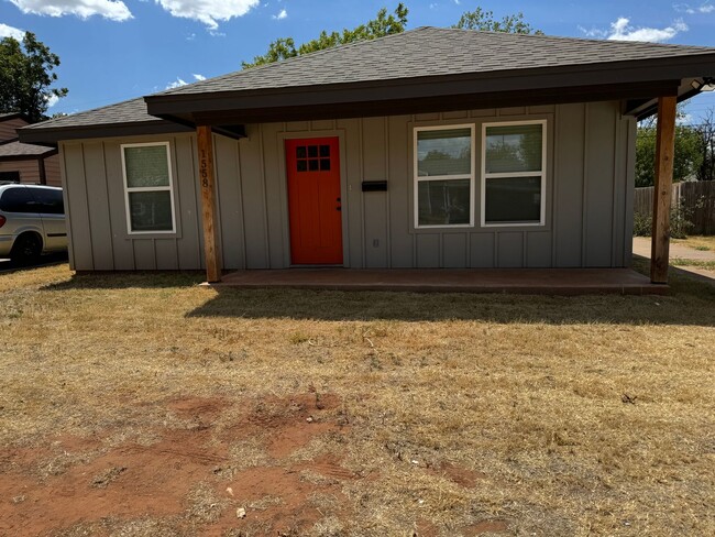 property at 1558 Fannin St